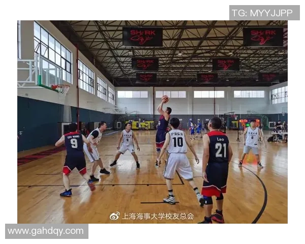 北京篮球队杯赛征程揭秘：从低谷到巅峰的奋斗与荣耀